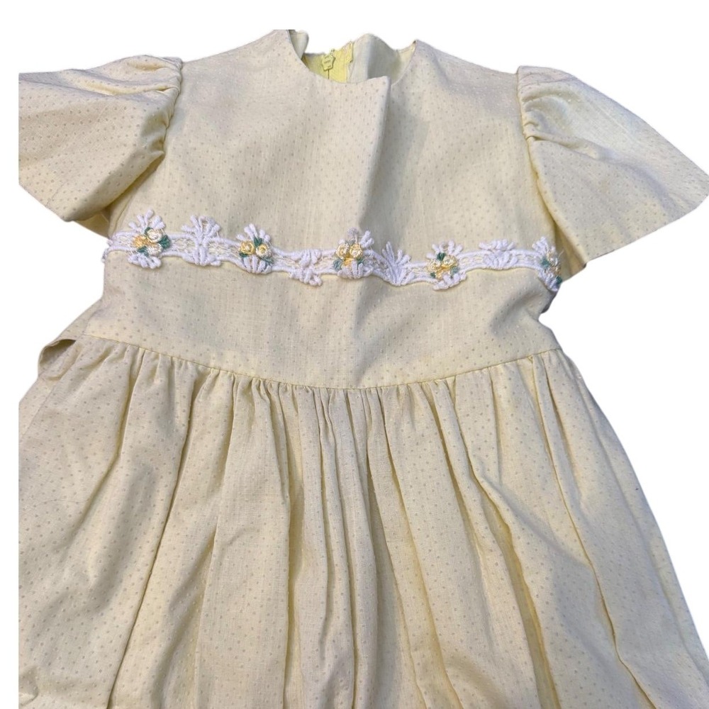 Vintage Yellow Swiss Dot Girls Dress Floral Lace Trim Puff Sleeve Bow Back‎